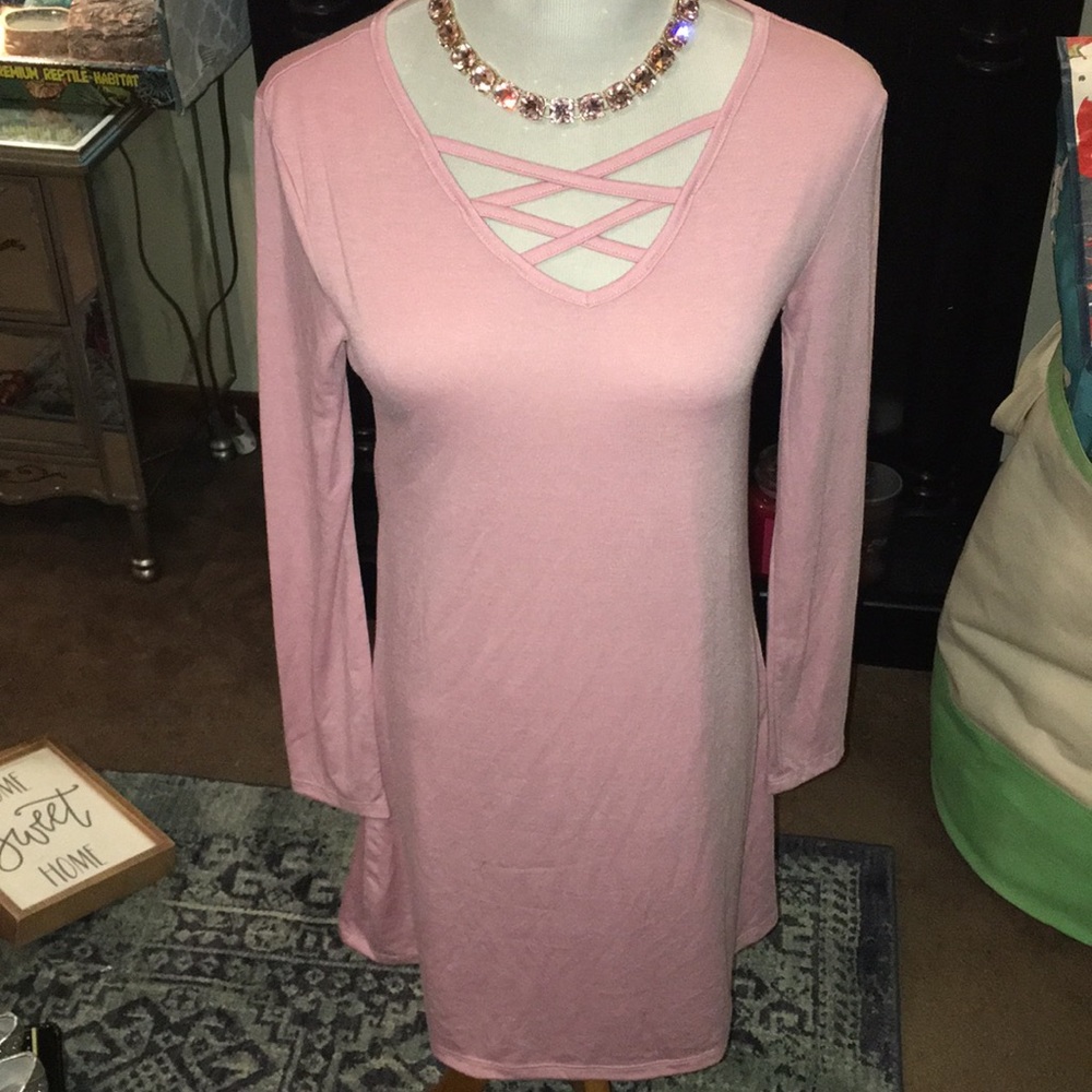 Very cute pale pink dress 👗